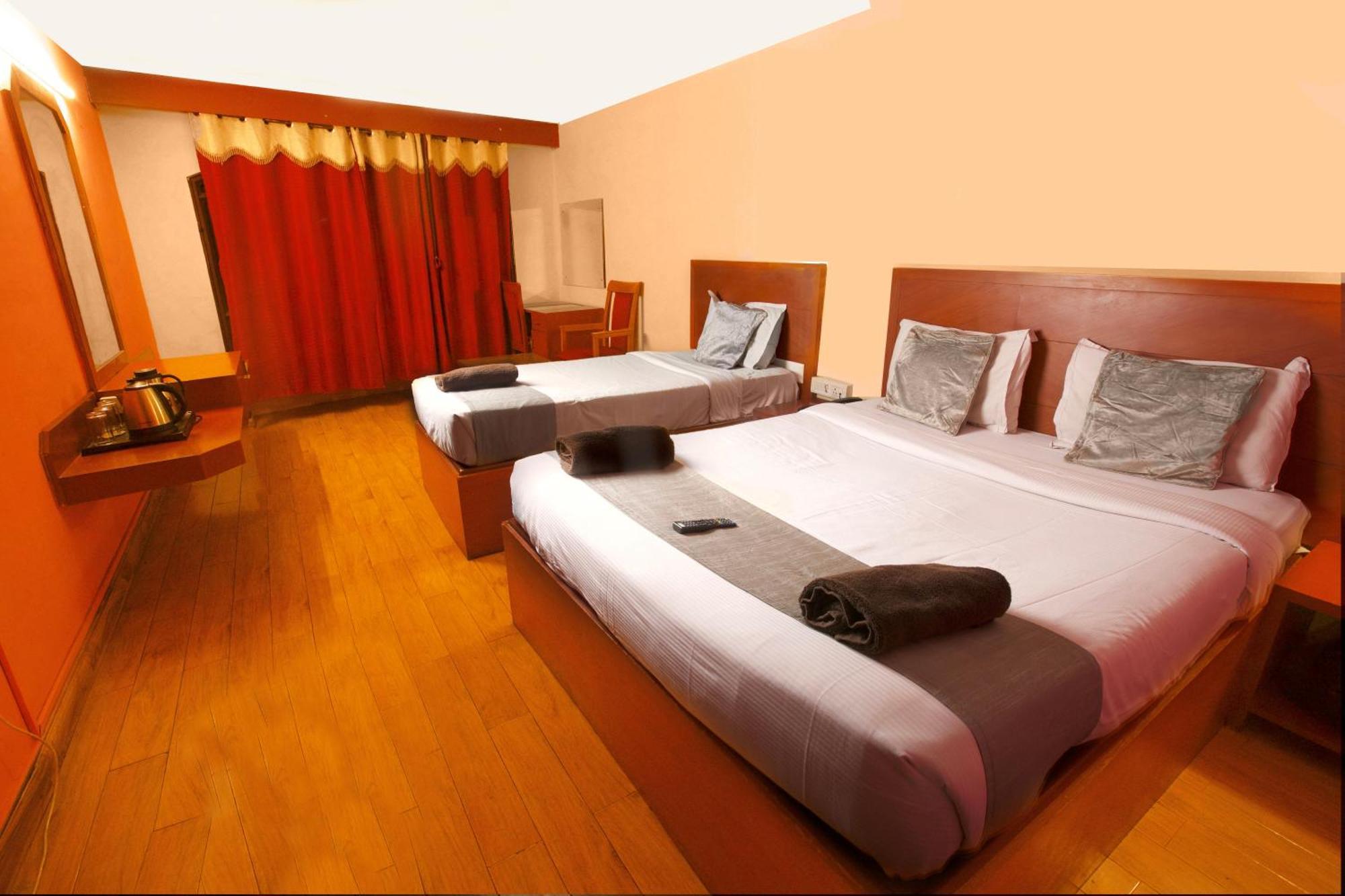 Devi Enterprises - Hotel Khems Ooty Exterior photo