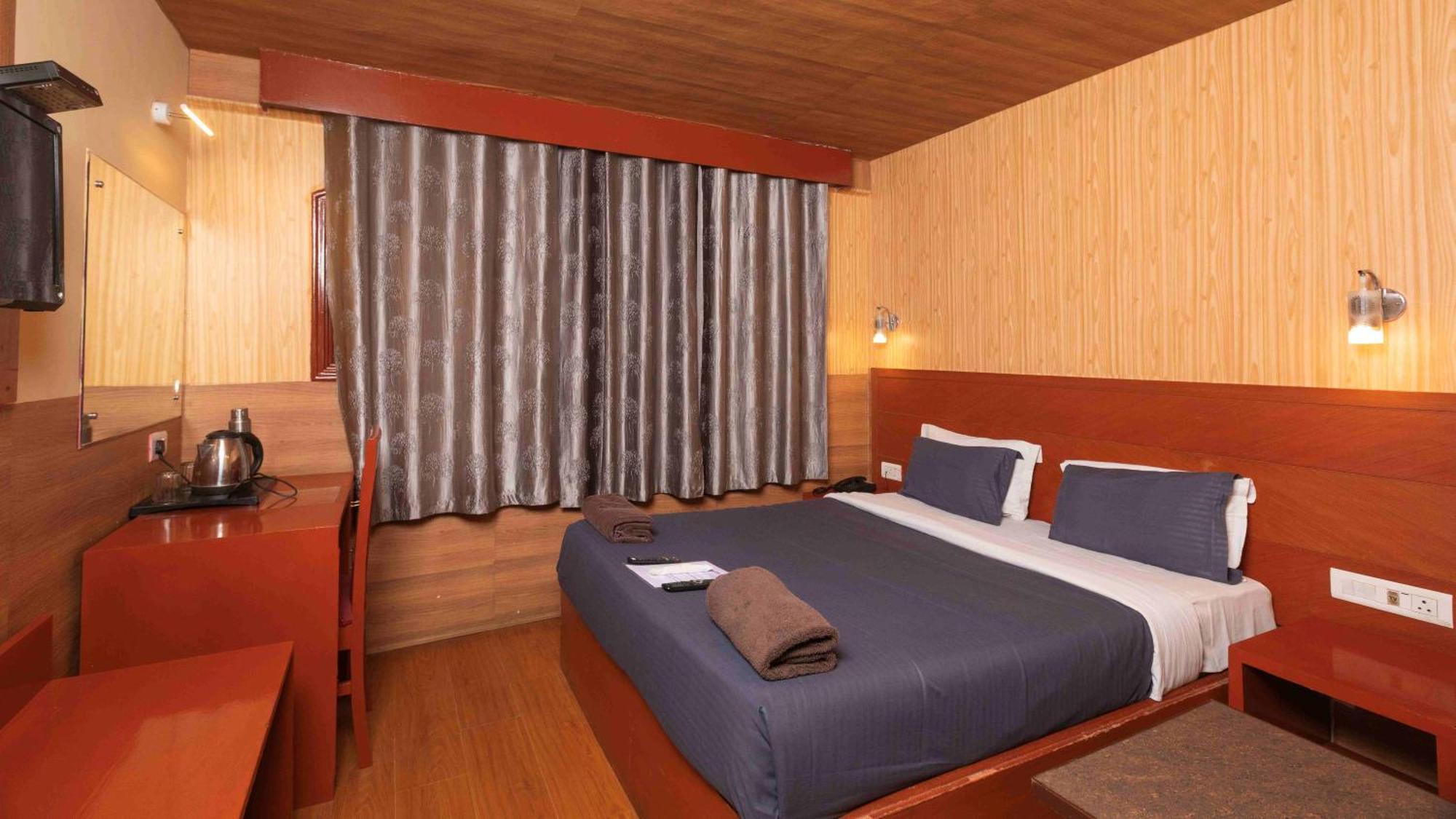 Devi Enterprises - Hotel Khems Ooty Exterior photo